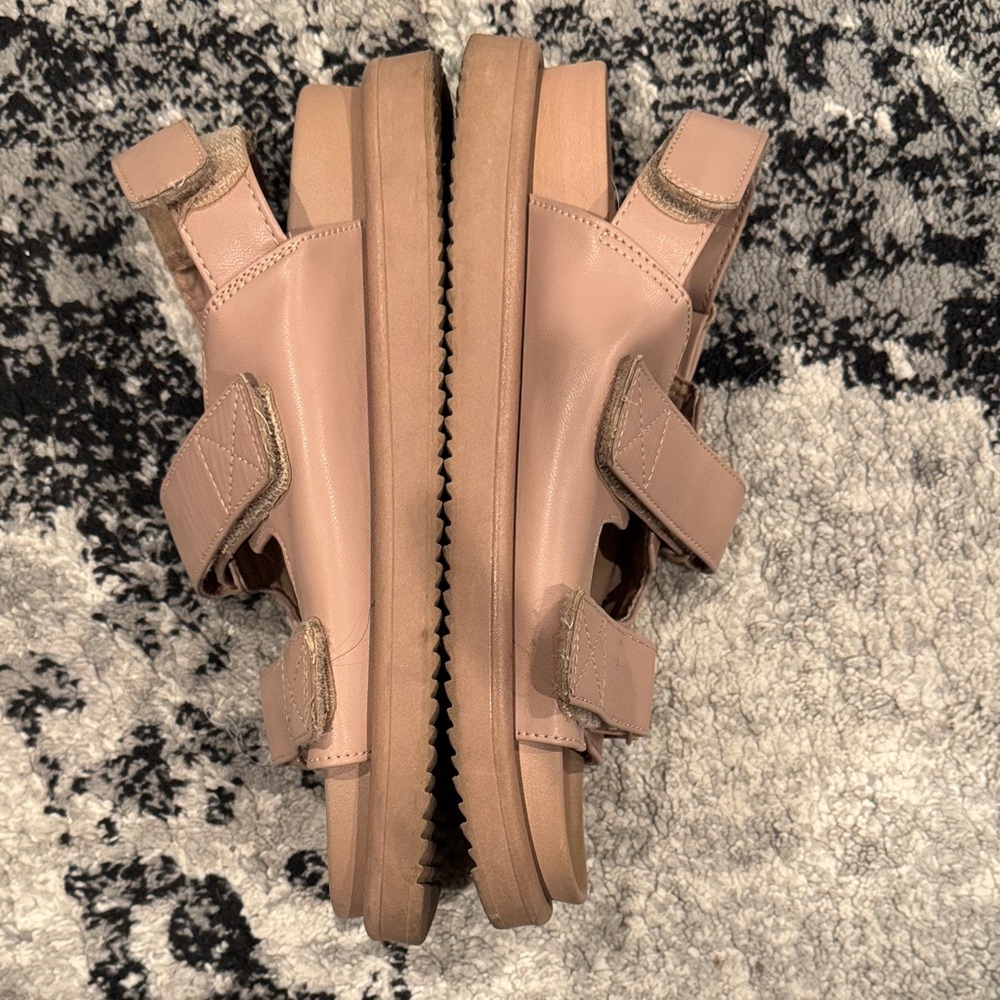 Sandals - Picture 3 of 4